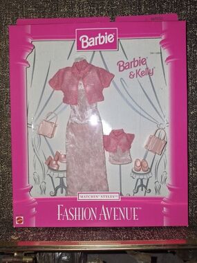 Barbie Fashion Avenue Collectible Backer Card in Pink and Purple